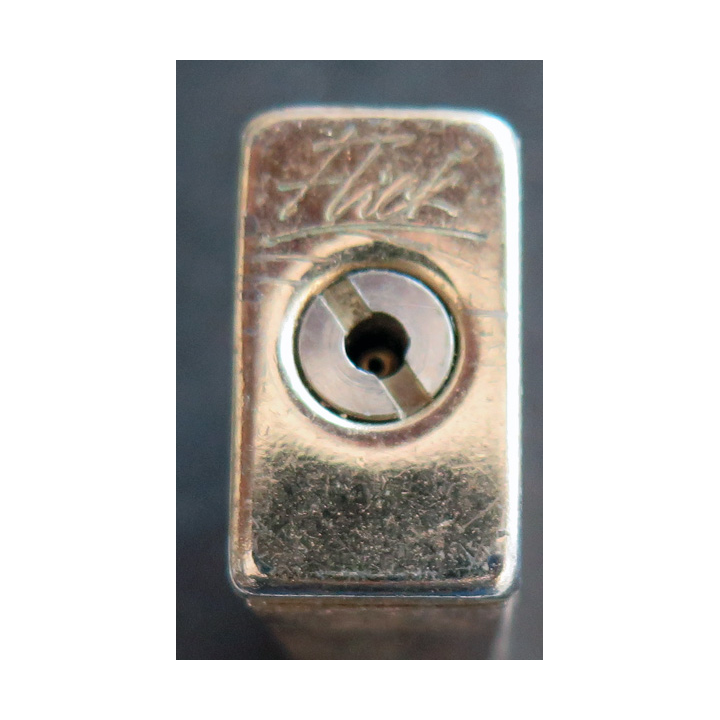 Briquet rechargeable Flick en métal doré 6,5 x 2,3 x 1,3 cm