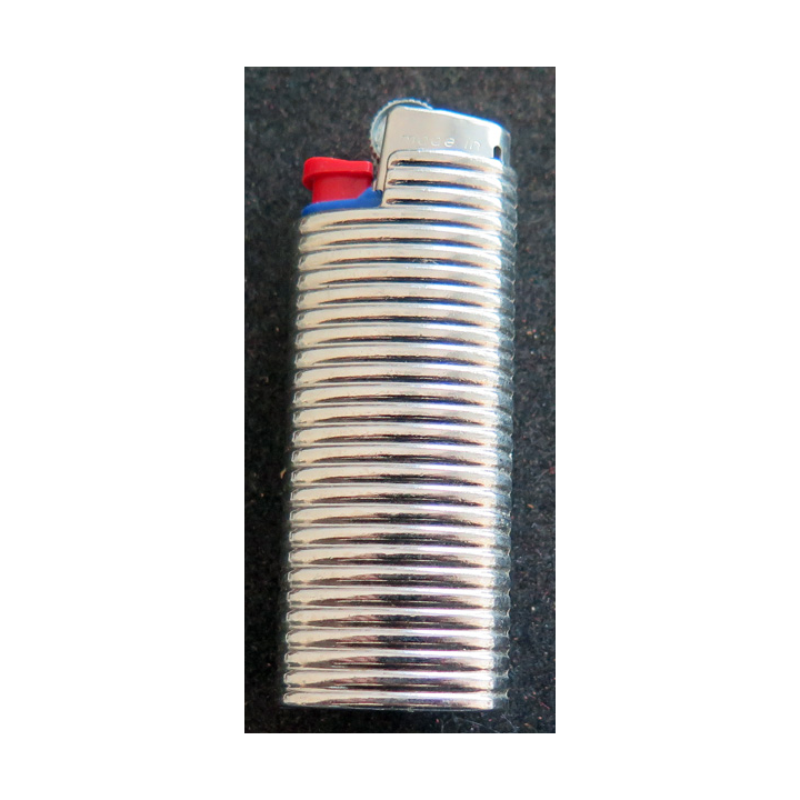 Mini Briquet avec sa coque support Tirol  6 x 2 cm
