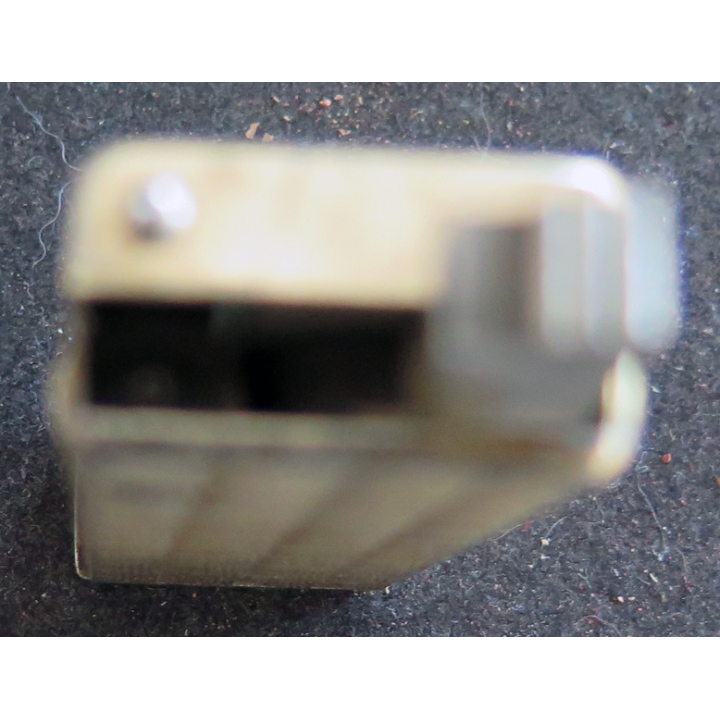 Briquet rechargeable Flick en métal doré 6,5 x 2,3 x 1,3 cm