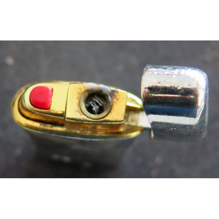 briquet rechargeable Salome (japon) en métal argenté avec voilier doré 7 x 3 cm