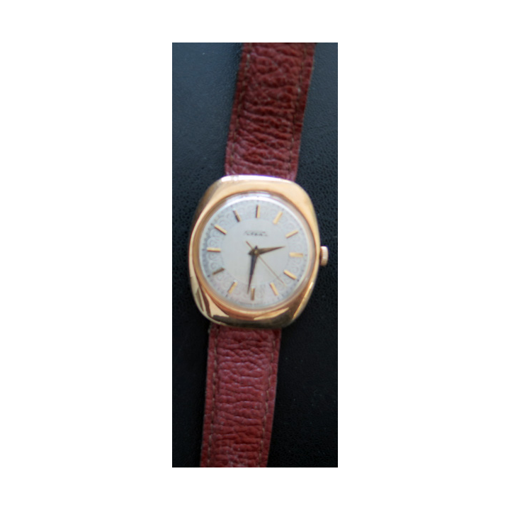 Montre soviétique Raketa en or massif 14 carats (titre 583 avec étoile) numérotée 90499 avec document
