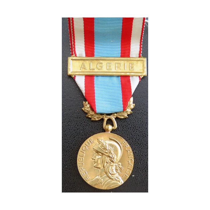 FRANCE : médaille commémorative opérations sécurité et maintien de l'Ordre avec agraphe  Algérie