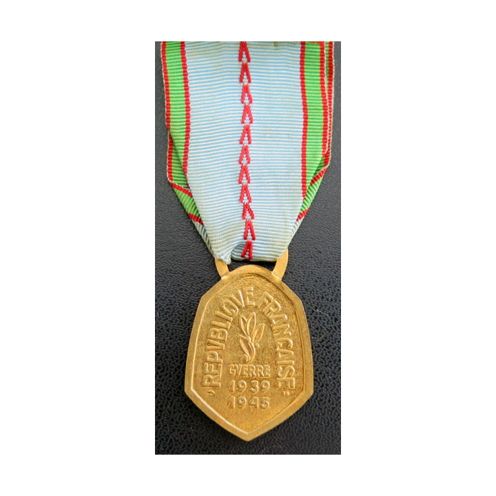 FRANCE : médaille commémorative de la 2° guerre mondiale en métal doré