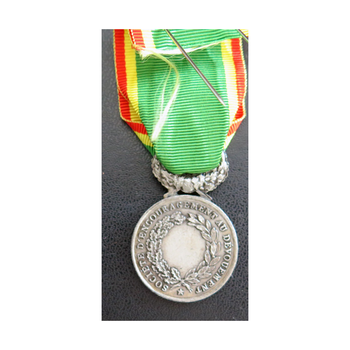 FRANCE : médaille de la société d'encouragement au dévouement en métal argenté
