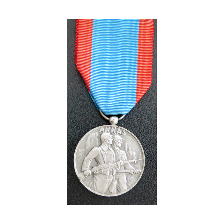FRANCE : médaille des défenseurs d'Arras 1914-1918 en bronze argenté 2° Type