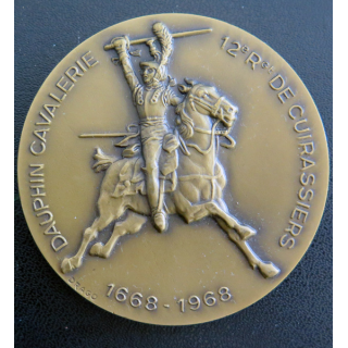 12° RC : médaille du tricentenaire 1668 - 1968 du 12° régiment de cuirassiers Drago diamètre 6,5 cm