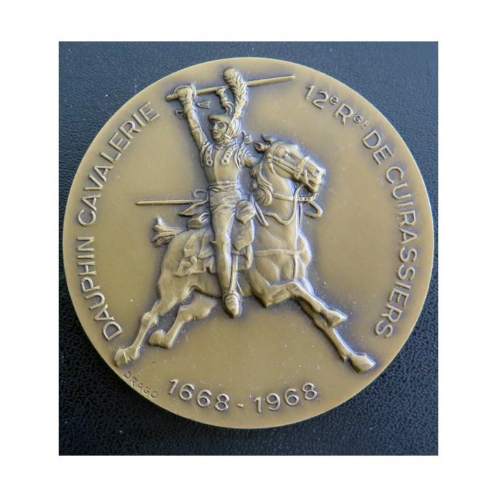 12° RC : médaille du tricentenaire 1668 - 1968 du 12° régiment de cuirassiers Drago diamètre 6,5 cm