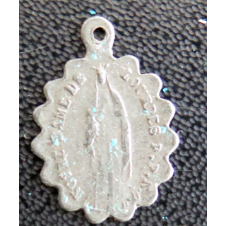 Médaille de Notre Dame de Lourdes 2 cm de hauteur