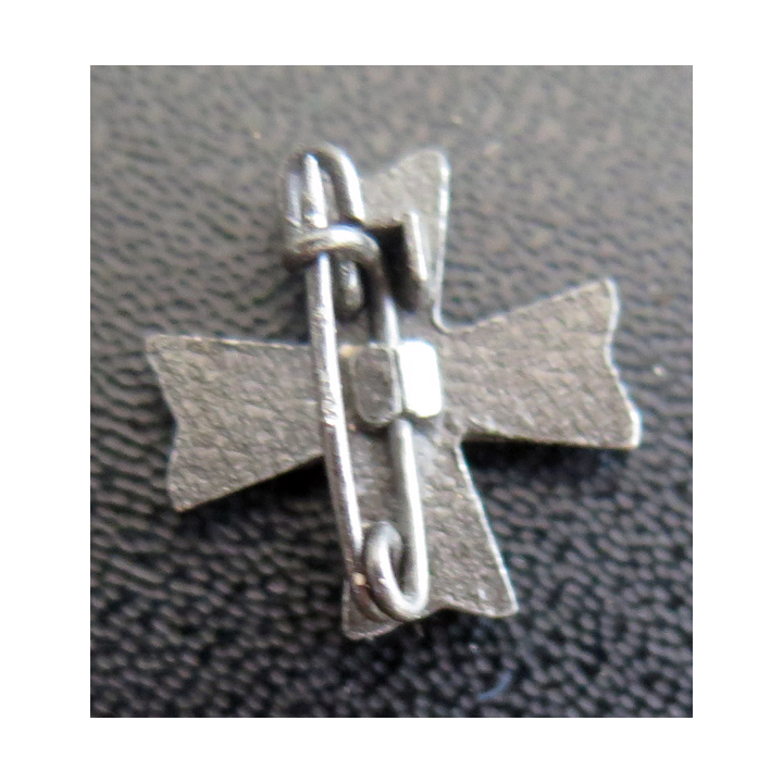 insigne de boutonnière des scouts d'Europe hauteur 1,5 cm