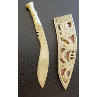 Mini Kukri du Nepal hauteur 10 cm finement ciselé en laiton servant de coupe papier