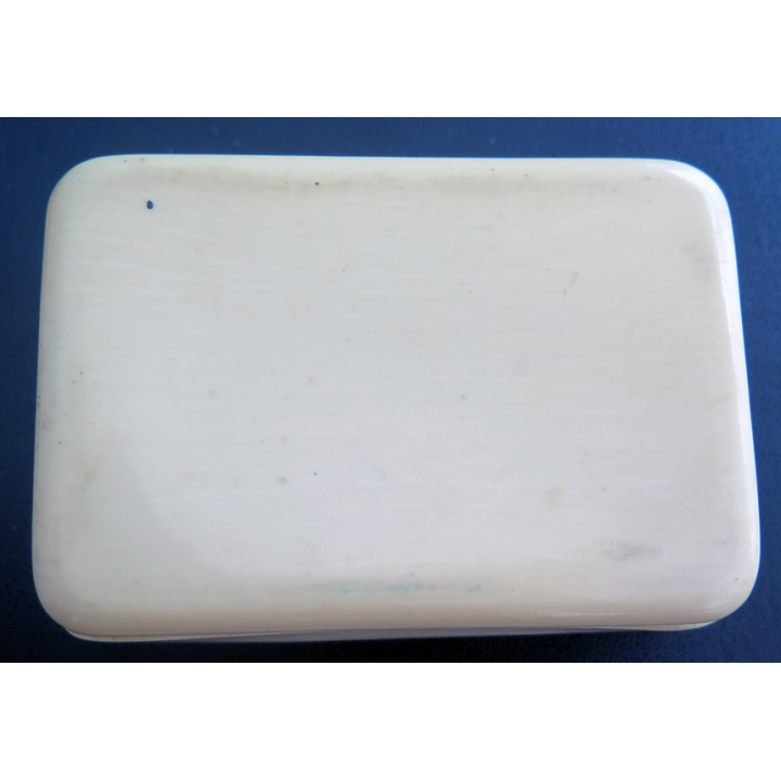 Vieille boite souvenir de Saint Cast en bakélite 8,5 x 6 x 2,6 cm