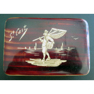 Vieille boite souvenir de Saint Cast en bakélite 8,5 x 6 x 2,6 cm