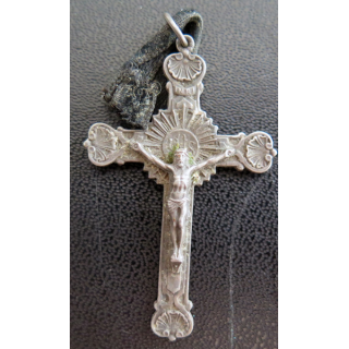 Petit crucifix de chapelet 5 x 3 cm