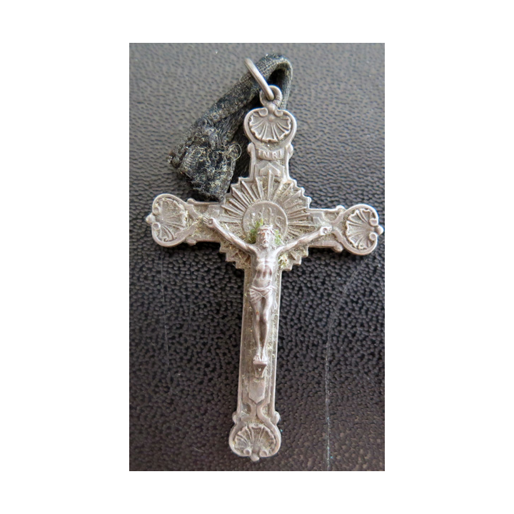Petit crucifix de chapelet 5 x 3 cm