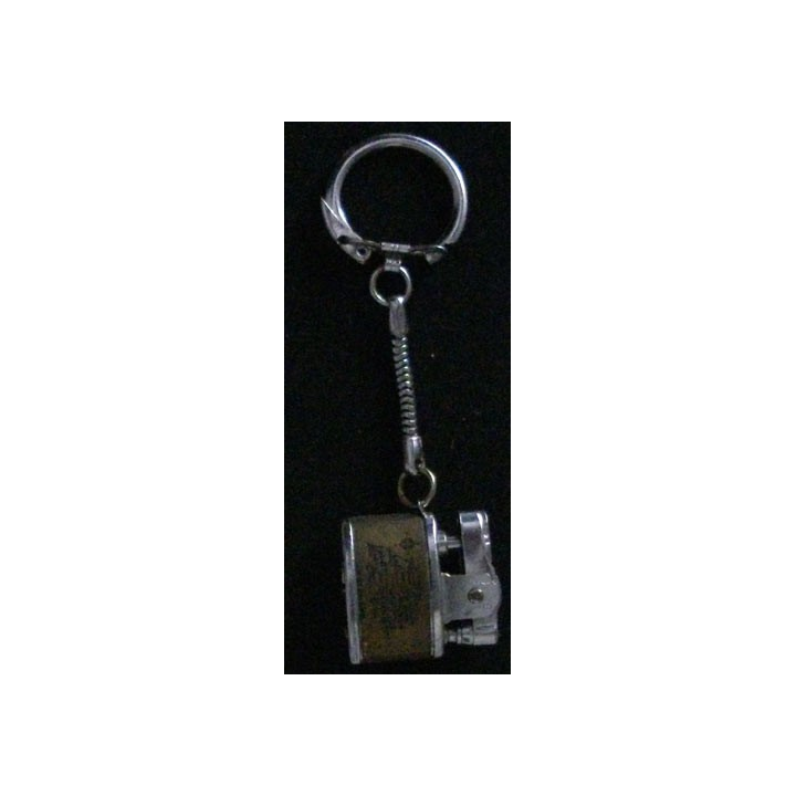 PORTE CLEFS : BRIQUET AVEC CARTE SUISSE RECHARGEABLE