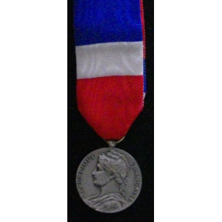 FRANCE : MÉDAILLE DU TRAVAIL DES AFFAIRES SOCIALES ARGENT 1971