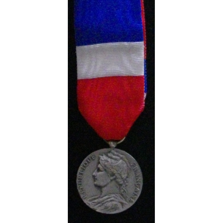 FRANCE : MÉDAILLE DU TRAVAIL DES AFFAIRES SOCIALES ARGENT 1971