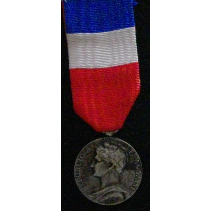 FRANCE : MÉDAILLE DU TRAVAIL ET SÉCURITE SOCIALE ARGENT 1955