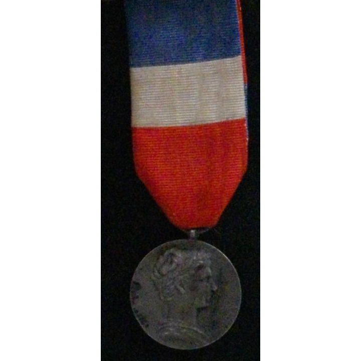 FRANCE : MÉDAILLE DU TRAVAIL MINISTERE AGRICULTURE EN ARGENT