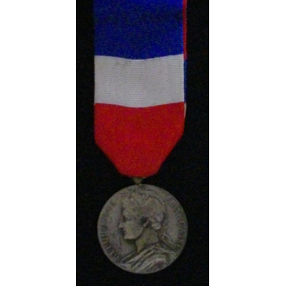 FRANCE : MÉDAILLE DU TRAVAIL ET SÉCURITE SOCIALE ARGENT 1959