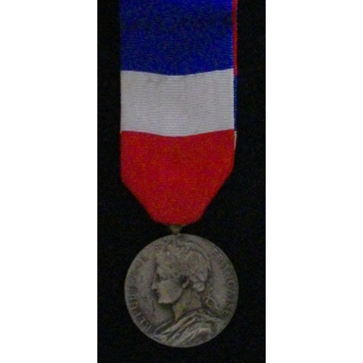 FRANCE : MÉDAILLE DU TRAVAIL ET SÉCURITE SOCIALE ARGENT 1959