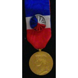 FRANCE : MÉDAILLE DU TRAVAIL ET SÉCURITÉ SOCIALE VERMEIL 1967