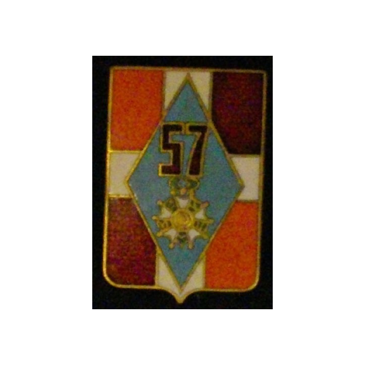 57° RI : insigne du 57° Régiment d'infanterie en émail de fabrication Drago G. 2091