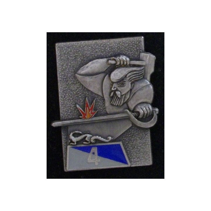 insigne du 4° régiment du matériel de fabrication Delsart G. 3287 RMAT