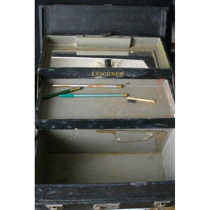 ANTIQUITÉS : PETITE VALISE MAQUILLAGE POUR ARTISTES (34x21x16 cm)