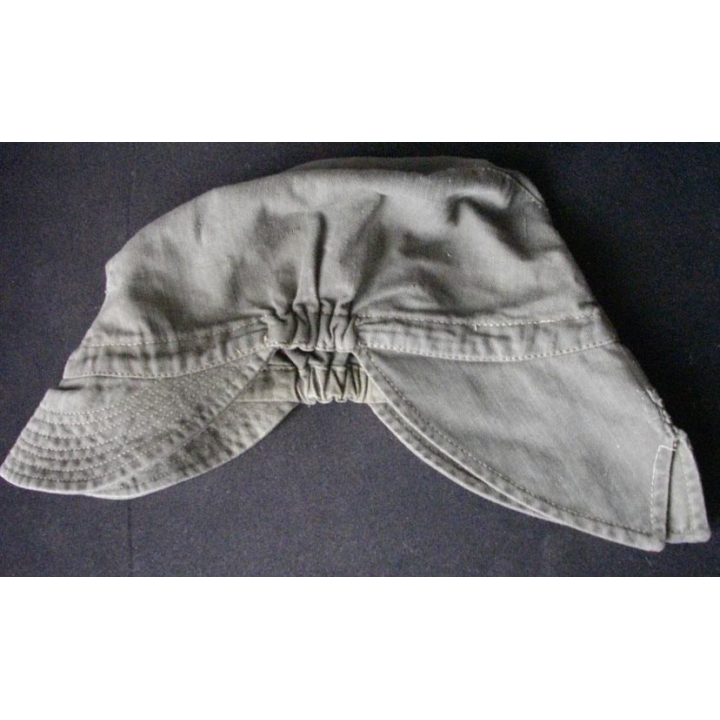 CASQUETTE PARACHUTISTE RETAILLÉE AVEC ÉLASTIQUES SUR CÔTÉS