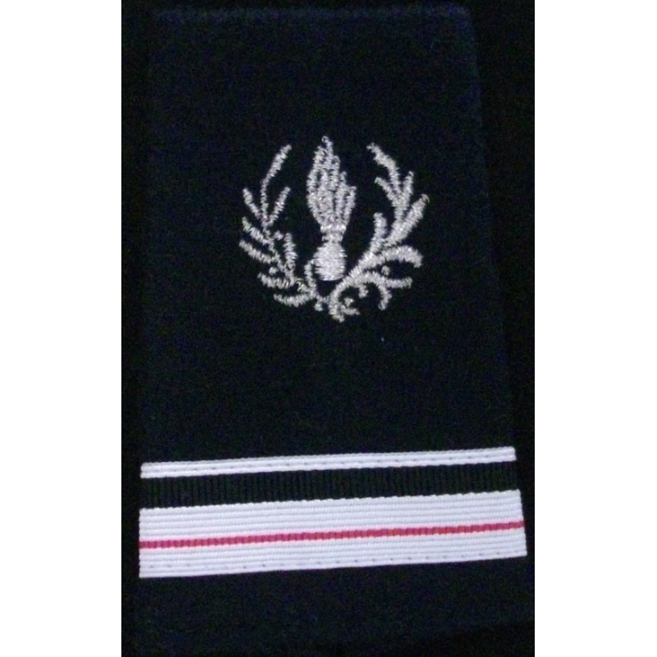 Fourreau de major du commissariat sur fond noir
