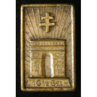 insigne métallique de la 10° demi brigade d'infanterie 