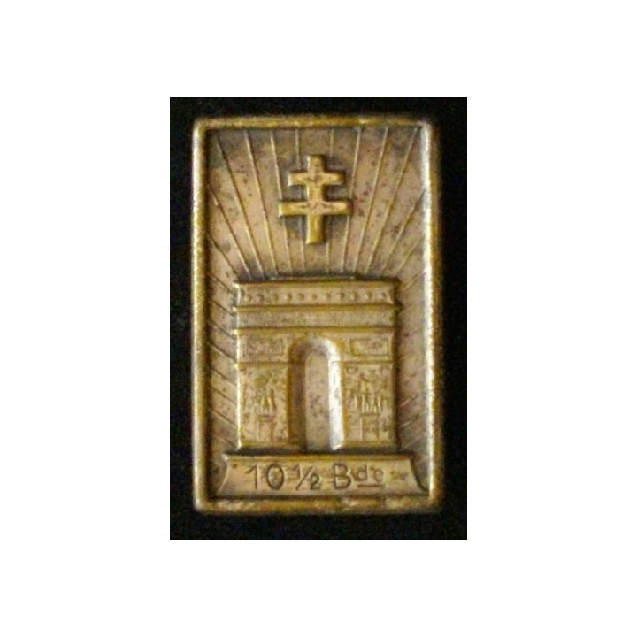 insigne métallique de la 10° demi brigade d'infanterie 