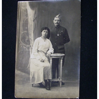 CARTE POSTALE GUERRE 1914-1918 :  SOLDAT DE 1914 AVEC ÉPOUSE