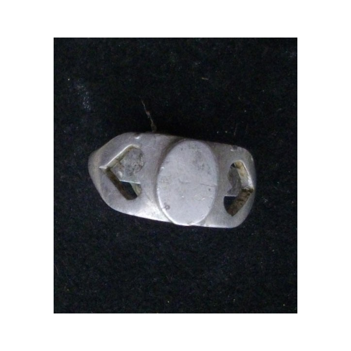 BAGUE ALLEMANDE EPOQUE 1914 EN FER BLANC COEURS