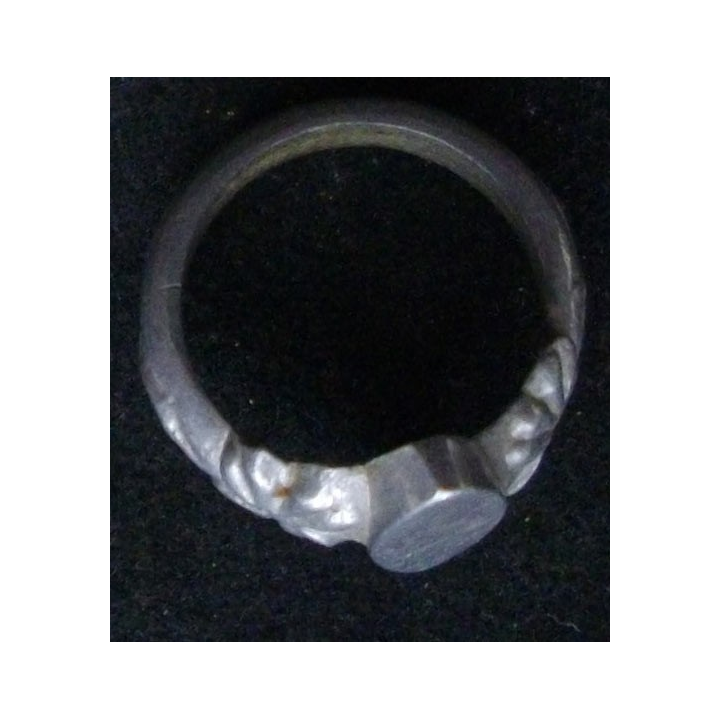 BAGUE ALLEMANDE EPOQUE 1914 EN FER BLANC LOSANGE