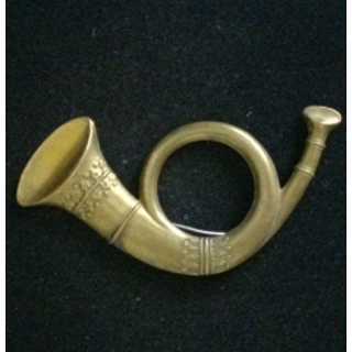 Insigne de gibecière (?) représentant un cor de  9 centimètre de long