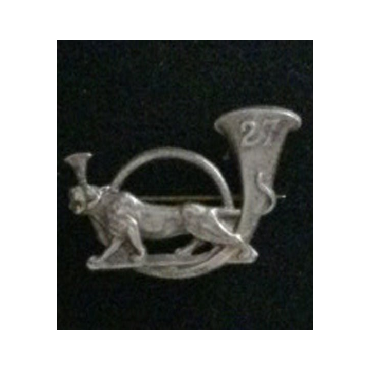 27°BCA : insigne du 27°  bataillon de chasseurs alpins, tigre marchant, en métal de fabrication Arthus Bertrand Paris Déposé