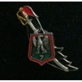 CHASSEURS : insigne du 7° régiment de chasseurs fabriqué par Delsart G. 2037