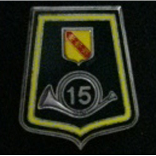 CHASSEURS : insigne du 15° Régiment de Chasseurs de réserve fabriqué par Fraisse G. 2723