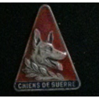 CHIENS DE GUERRE : insigne des chiens de guerre, fond rouge, de fabrication Drago Paris sans attache