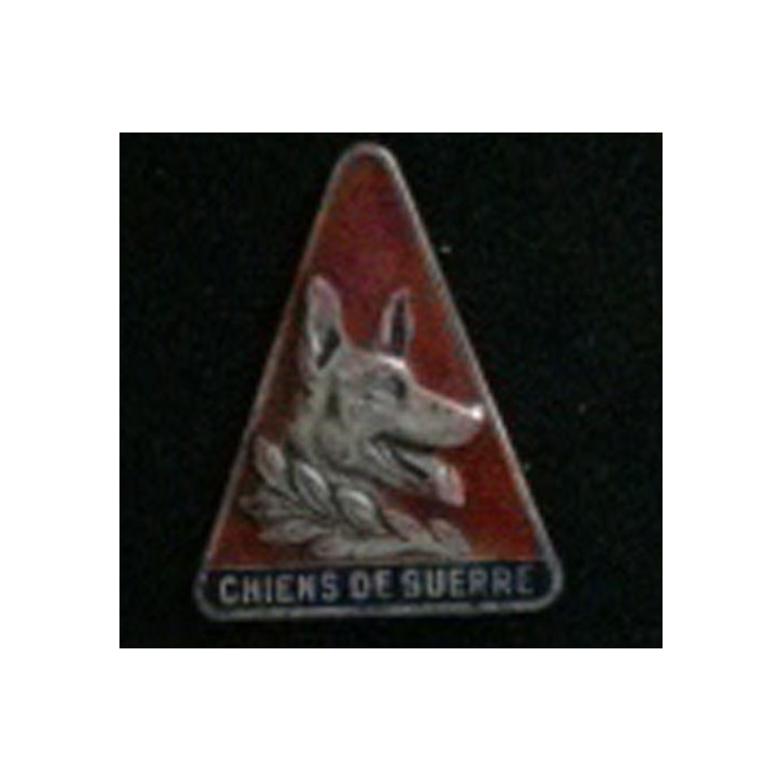 CHIENS DE GUERRE : insigne des chiens de guerre, fond rouge, de fabrication Drago Paris sans attache