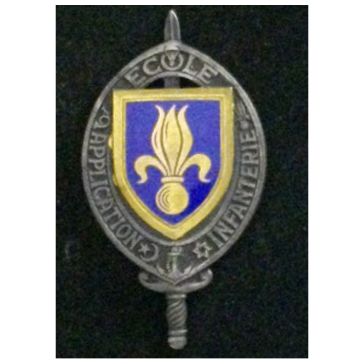 EAI : insigne de l'école d'application de l'infanterie en émail de fabrication Drago H. 340 ajouré sans attache