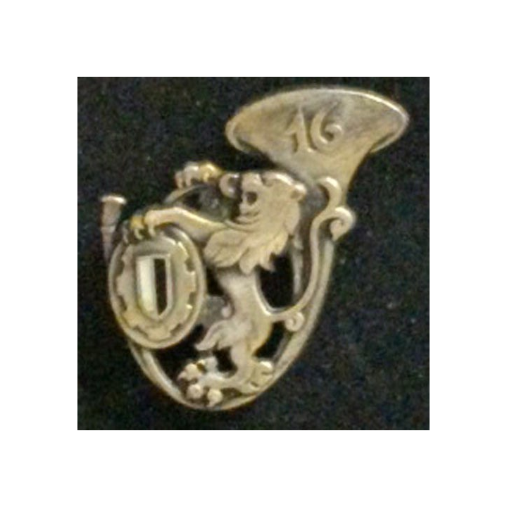 16° GCM : insigne du 16° groupe de chasseurs mécanisés de fabrication Drago G. 1165 sans épingle
