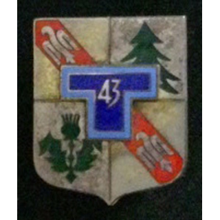 43° RT : insigne du 43° régiment de transmissions de fabrication Drago G. 2115 (erreur de numéro) en émail dos ondulé argenté