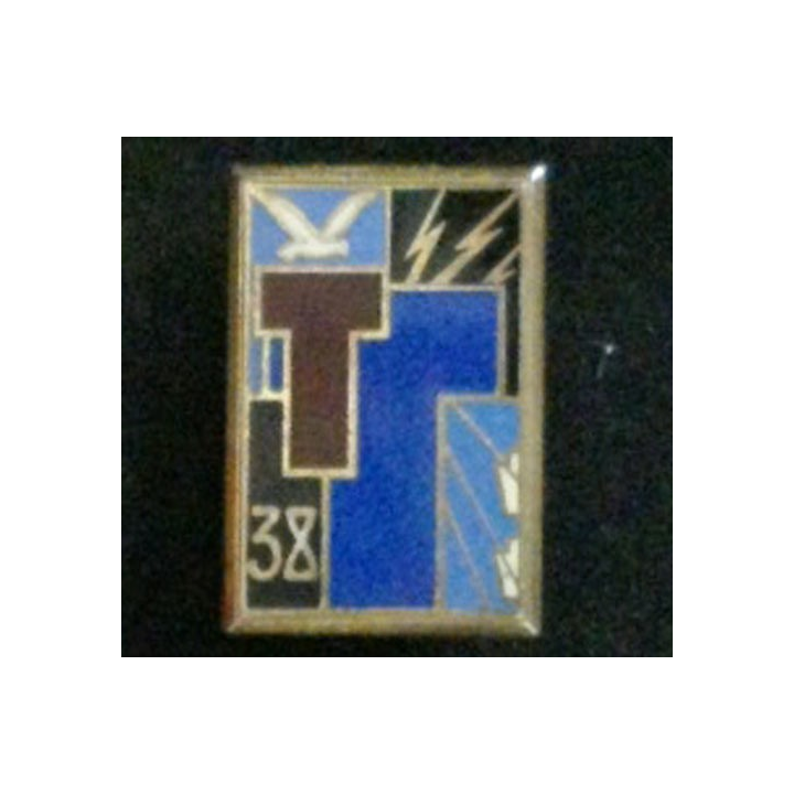 38° RT : insigne du 38° régiment de transmissions de fabrication Drago H.576 dos losangé doré deux anneaux