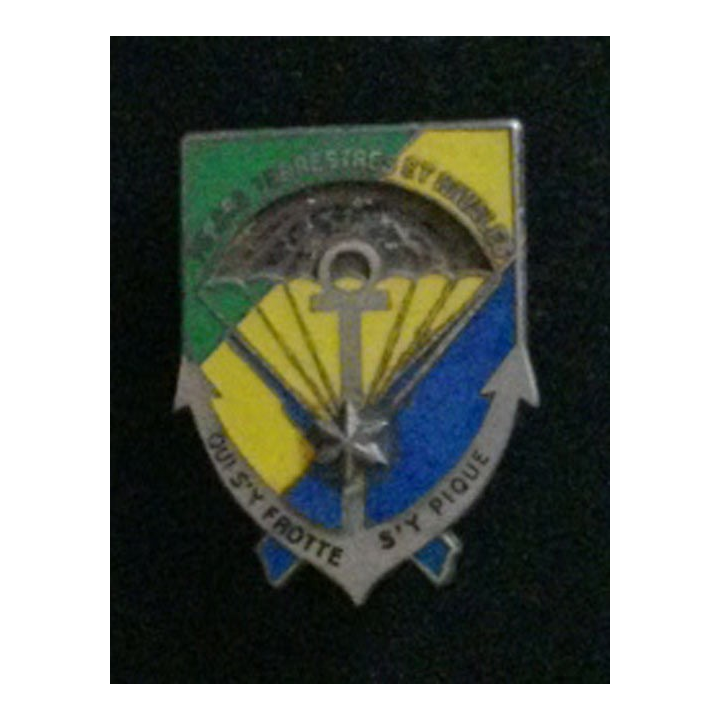 insigne des forces terrestres et navales des forces gabonnaises de fabrication Drago