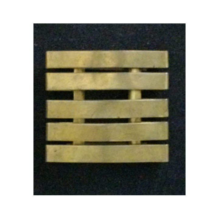 Galon métallique d'épaule de colonel en métal épais de dimension 4,6 cm par 5 cm avec pattes de fixation soudées