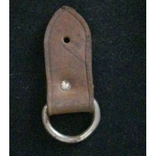 Passant en cuir avec une boucle métallique
