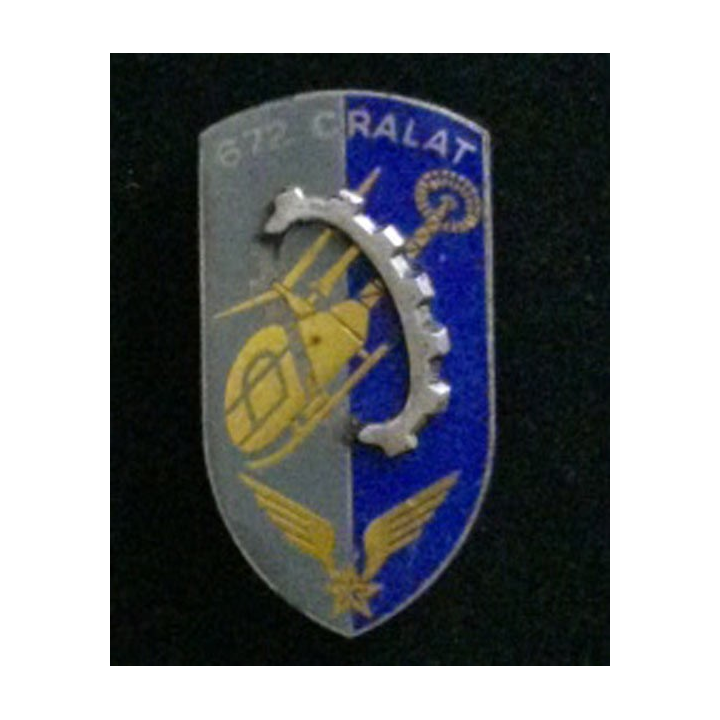 672° CRALAT : insigne de la 672° compagnie de réparation de l'aviation légère de l'armée de terre de fabrication Drago G. 2046